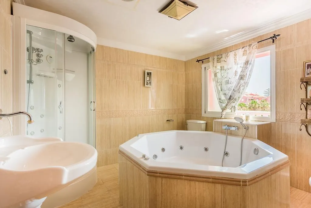 Majestic Villa By The Beach Heated Private Pool & Jacuzzi Benalmádena España